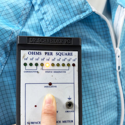 Blaue Anti-statische Labor-Mantel Gitter 98% Polyester 2% Kohlenstofffaser Stoff Jacke